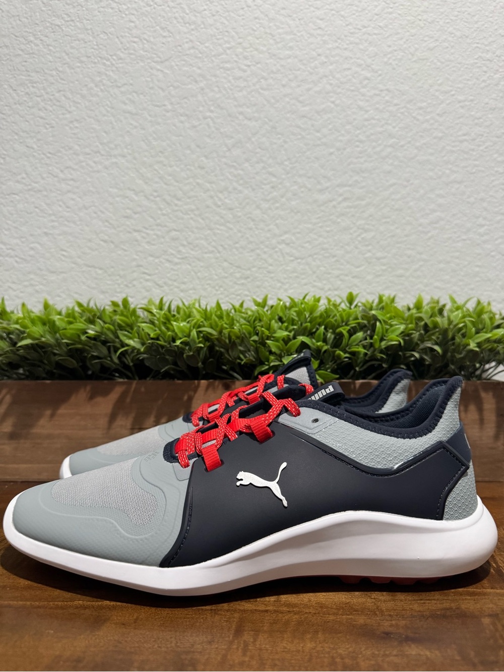 Puma Ignite Fasten8 Spikeless Golf Shoes Silver/Navy/Red 193000-05 Mens Size 9.5 - Picture 2 of 13